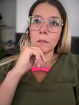 EmyLana webcam