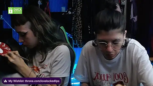 lovelockedlips webcam