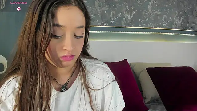 MiaKay1 live cam on StripChat