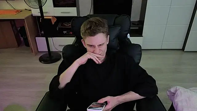 angryzan webcam