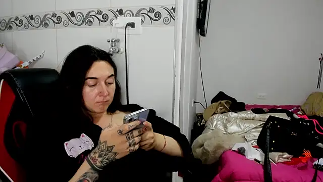 Sweet-Suck69 webcam