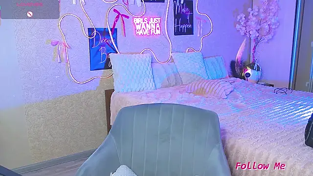 Lillianhot68 webcam