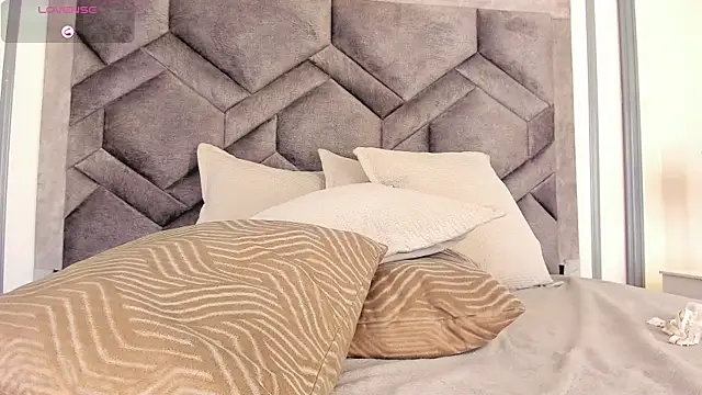 TahliaMoreau webcam
