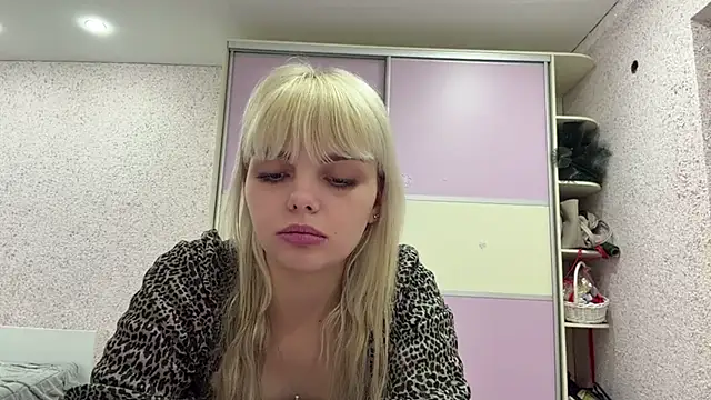 LucilleGrammont live cam on StripChat