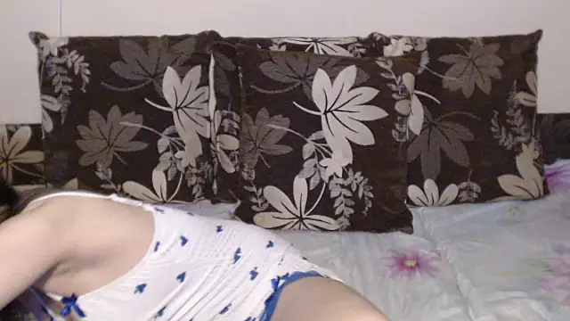 Nika_Shiny webcam