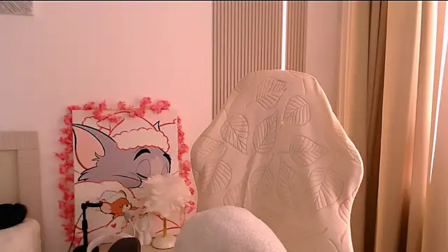 Ann__Cute live cam on StripChat