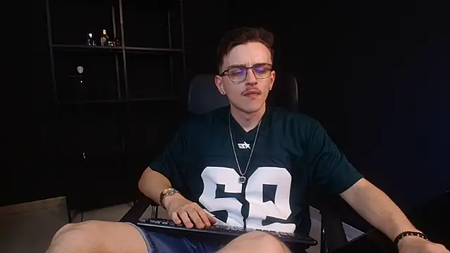 FelixStarkk live cam on StripChat