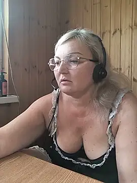 White-Chocolatte live cam on StripChat