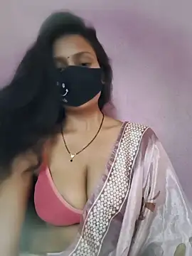 BaddieUnleashed live cam on StripChat