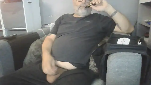 Naturistmale45 live cam on StripChat