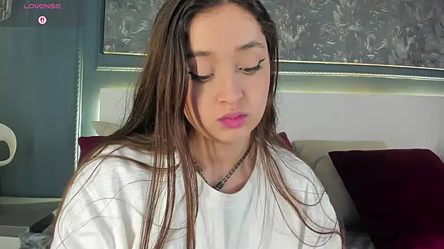 MiaKay1 webcam