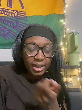 HennessyBaby21 webcam