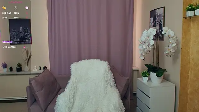 AminaRuthers webcam