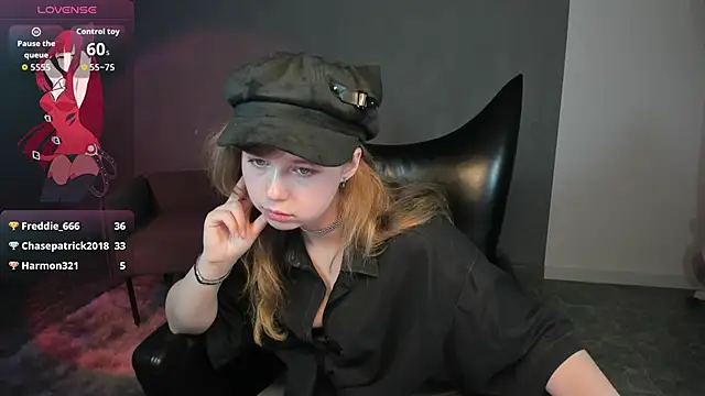 LeonaHicks webcam
