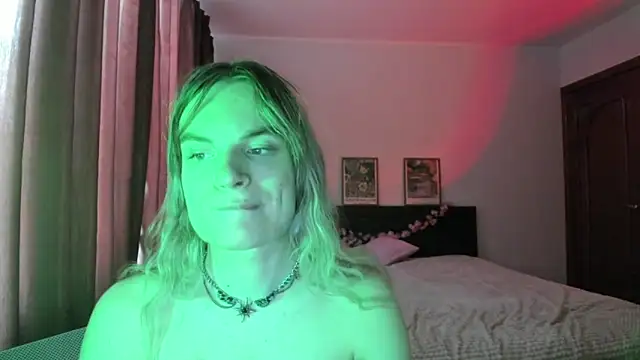 milliKira006 webcam