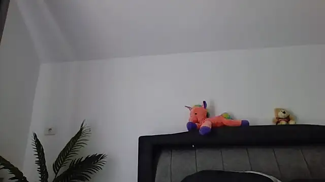 NicolePlay webcam