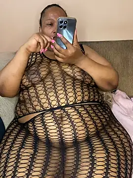 amandious (F milf) - Help get apartment
