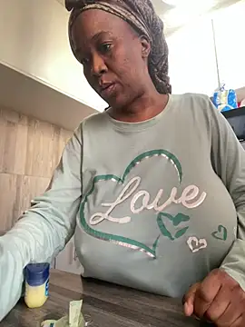 wettitiesxxx (F milf) - 500