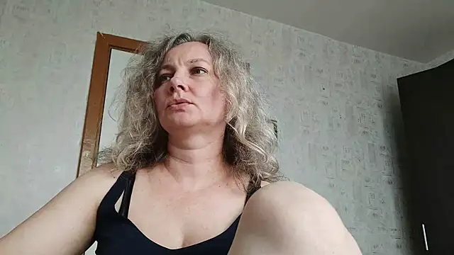 EdithManning live cam on StripChat