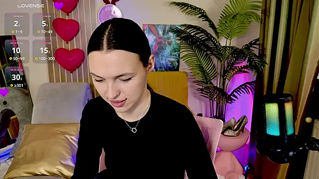maxincarroll (F young) - show panties
