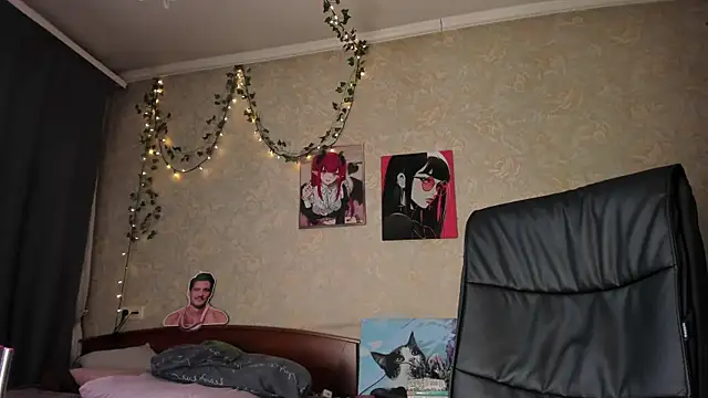 Love_is_Lola webcam