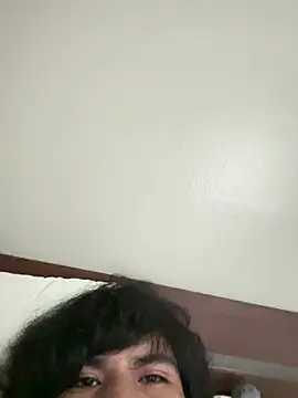 adrianhot12 webcam