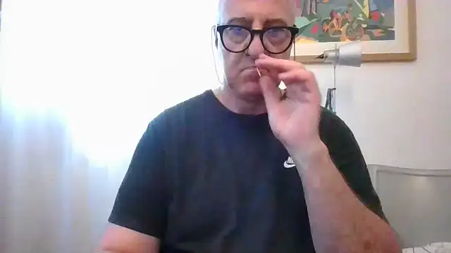 ANONIMO7735 webcam