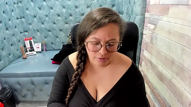 sarah_boobs_ - Sarah_Boobs_'s free webcam - UK Sex Cams