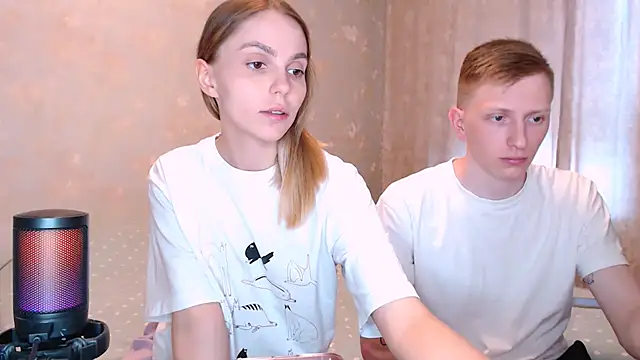 juliaanddima live cam on StripChat