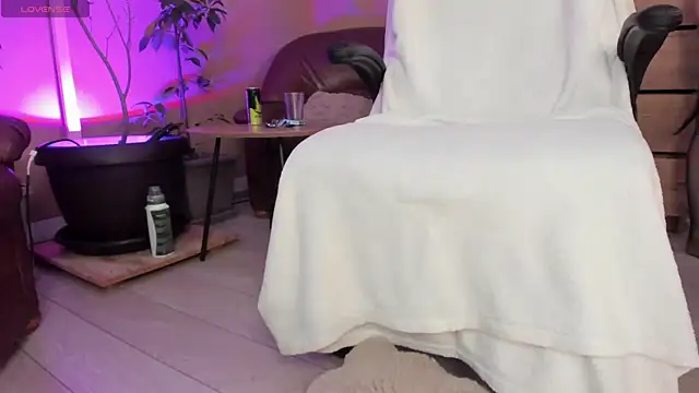 KaylaLaine webcam