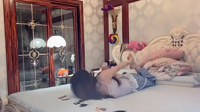 LongLongQueen webcam