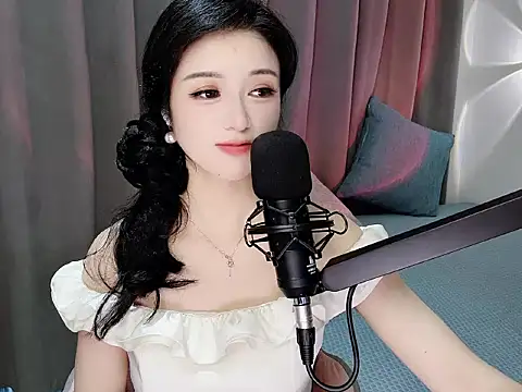Momo-Wow webcam