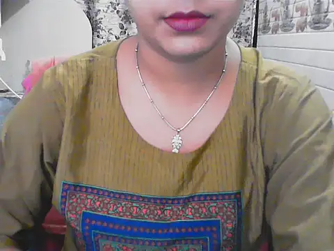 LovingPihu webcam
