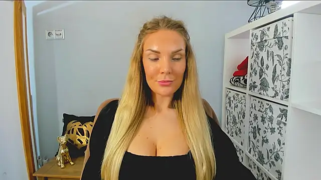 AulloraHoney webcam