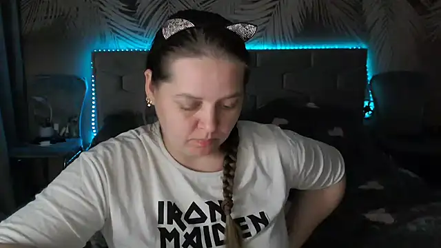 uliastar live cam on StripChat