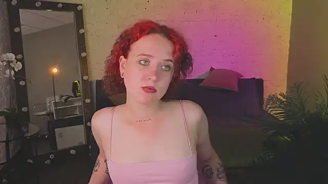 ScarlettSparkss live cam on StripChat