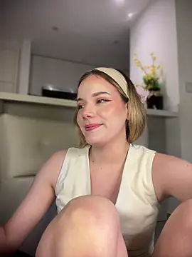 nicolecut
