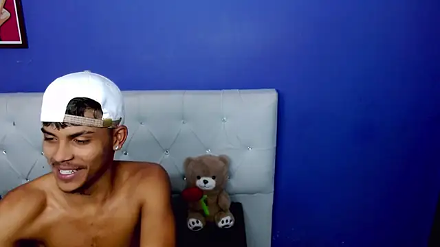 Angel_foxc13 webcam