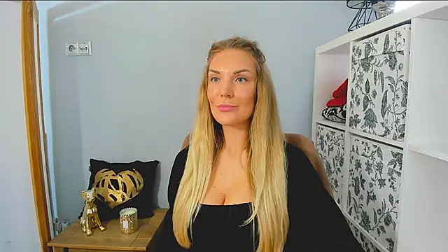 AulloraHoney webcam