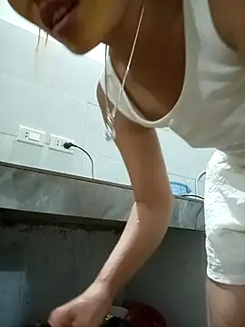 nangmo live cam on StripChat