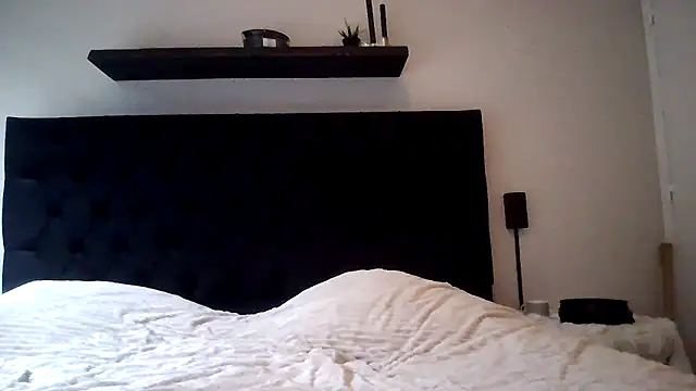 avajade live cam on StripChat