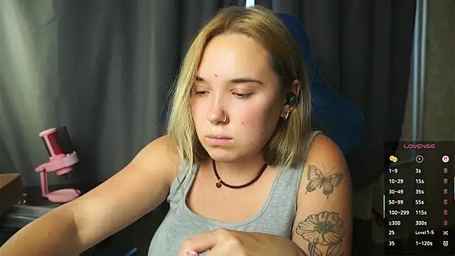 Sandra_SW_ live cam on StripChat