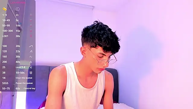 Erick_Velveth live cam on StripChat