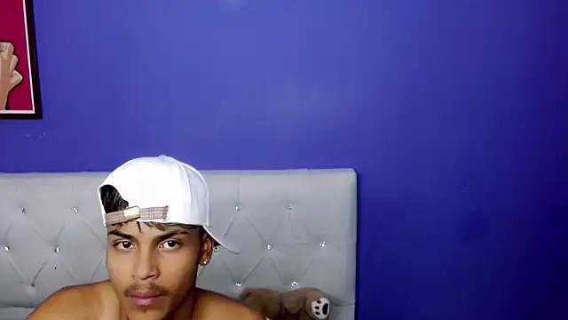 Angel_foxc13 live cam on StripChat