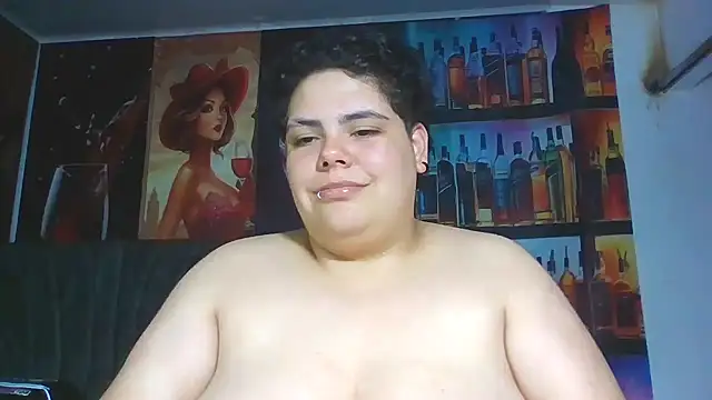 Hailey_Curvy webcam
