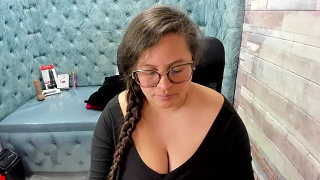 Sarah_Boobs_ live cam on StripChat