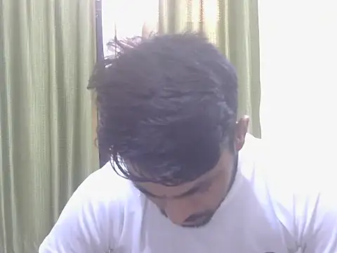 Stubborndesiboy live cam on StripChat