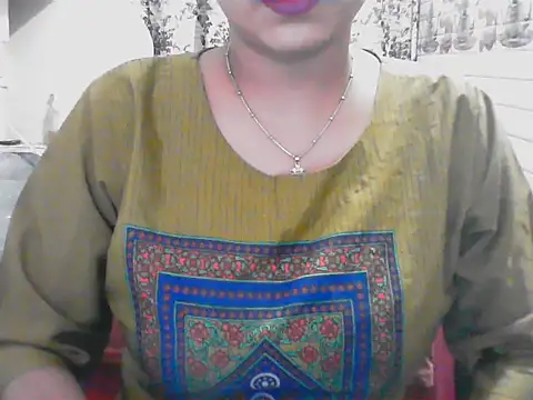 LovingPihu webcam