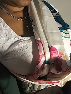 DIRTYSECRET_QUEEN_07 webcam