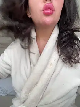 magical_mia webcam